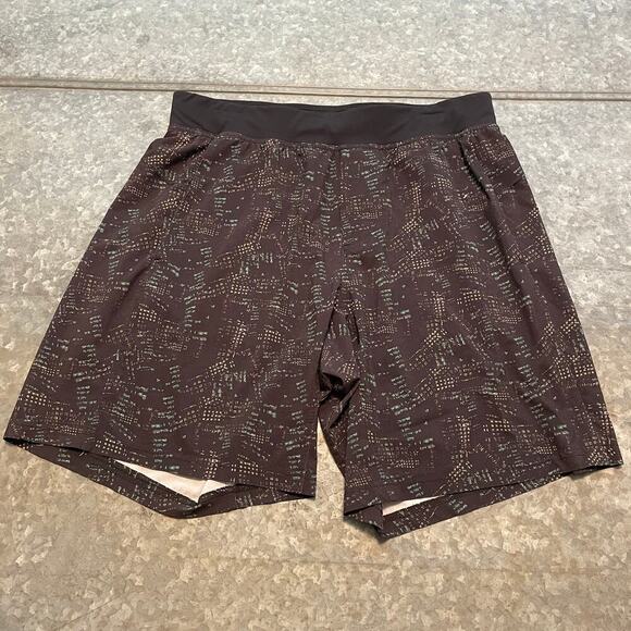 Lululemon T.H.E. Linerless Shorts Mens Large Multicolor AOP Black Athleisure - Picture 1 of 9